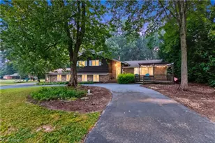 8402 Edgelake Oval, Northfield, OH 44067 - Photo 4