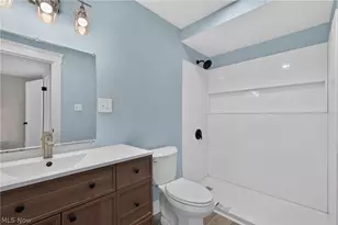 18104 Windward Rd, Loveland, OH 44119 - Photo 16
