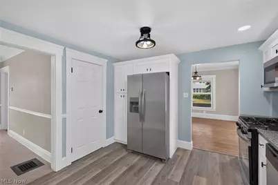 18104 Windward Road, Loveland, OH 44119 - Photo 8