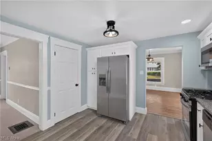 18104 Windward Rd, Loveland, OH 44119 - Photo 8