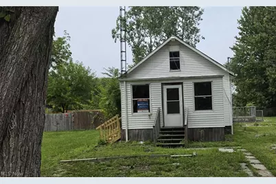 517 Dewitt Street, Lorain, OH 44055 - Photo 1