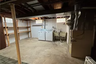 641 Matawan Dr, Campbell, OH 44405 - Photo 26