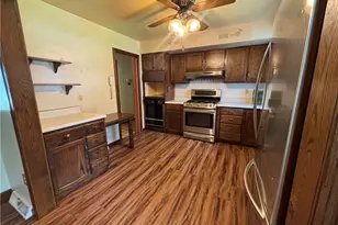 641 Matawan Dr, Campbell, OH 44405 - Photo 8