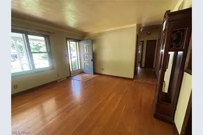 641 Matawan Drive, Campbell, OH 44405 - Photo 6