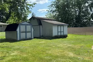 641 Matawan Dr, Campbell, OH 44405 - Photo 38