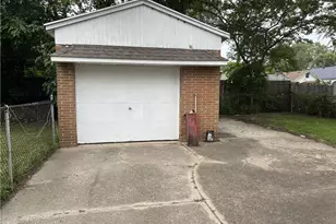 1524 W 23rd St, Lorain, OH 44052 - Photo 2