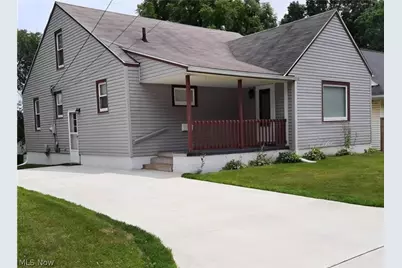 1810 Saint Elmo Avenue NE, Canton, OH 44705 - Photo 1