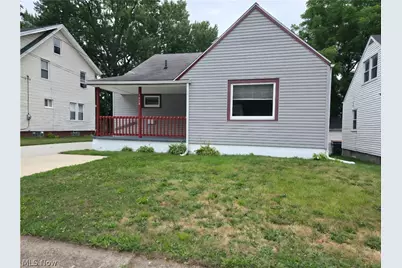 1810 Saint Elmo Avenue NE, Canton, OH 44705 - Photo 2