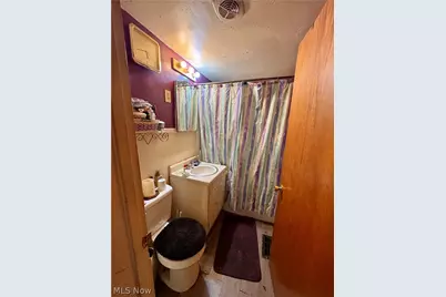836 Main Street, Bridgeport, OH 43912 - Photo 10