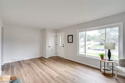 705 E Catawba Avenue, Akron, OH 44306 - Photo 2