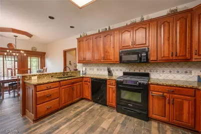 827 Mesa Verde Drive, Barberton, OH 44203 - Photo 22