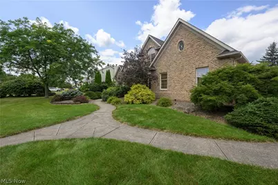 827 Mesa Verde Drive, Barberton, OH 44203 - Photo 2