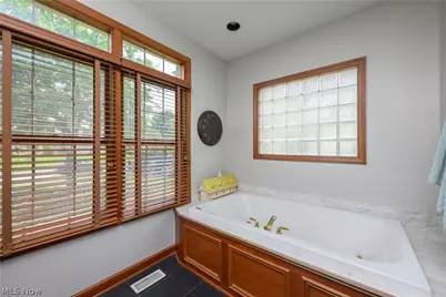 827 Mesa Verde Drive, Barberton, OH 44203 - Photo 30