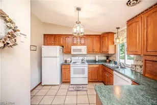 6142 Fairview Rd, Austintown, OH 44515 - Photo 12