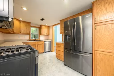 1743 Raber Road, Green, OH 44685 - Photo 6