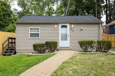 349 E Pace Avenue, Akron, OH 44319 - Photo 2