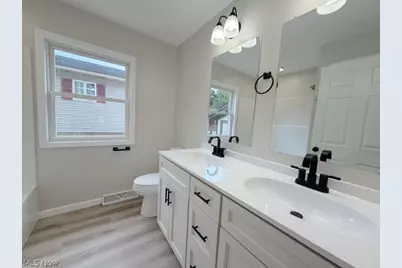 318 W 14th Street, Dover, OH 44622 - Photo 8