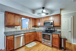 2510 Williamsburg Dr, Uniontown, OH 44685 - Photo 10