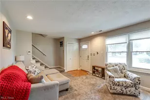 2510 Williamsburg Dr, Uniontown, OH 44685 - Photo 6