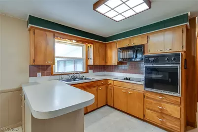 1402 Brookwood Drive, Mogadore, OH 44260 - Photo 10