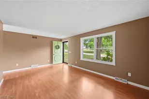 5760 Canterbury Rd, New Franklin, OH 44319 - Photo 6