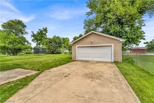 1917 Lexington Ave, Lorain, OH 44052 - Photo 20