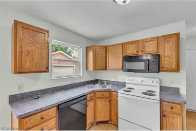 1917 Lexington Avenue, Lorain, OH 44052 - Photo 8