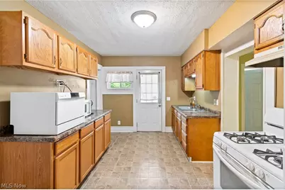 777 Montana Avenue, Akron, OH 44314 - Photo 2
