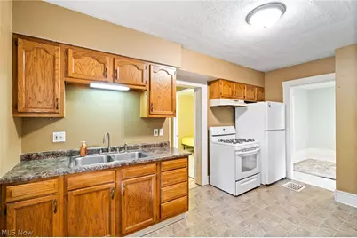 777 Montana Avenue, Akron, OH 44314 - Photo 4