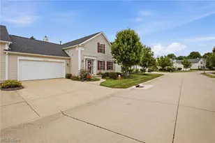 37022 Fairfield Ln, North Ridgeville, OH 44039 - Photo 2
