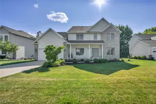 2285 N Bay Dr, Willoughby, OH 44094 - Photo 2