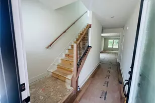 2085 Glenmont Dr, Brunswick, OH 44212 - Photo 2