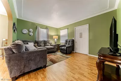 402 W 28th Street, Lorain, OH 44055 - Photo 8