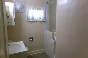 824 Grandview Ave, Coshocton, OH 43812 - Photo 12