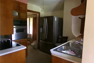 824 Grandview Ave, Coshocton, OH 43812 - Photo 8