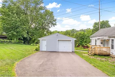 192 1st Street NE, Barberton, OH 44203 - Photo 16