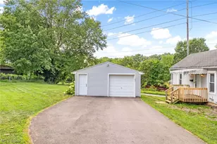 192 1st St NE, Barberton, OH 44203 - Photo 16