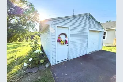 192 1st Street NE, Barberton, OH 44203 - Photo 2