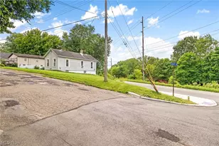 192 1st St NE, Barberton, OH 44203 - Photo 32