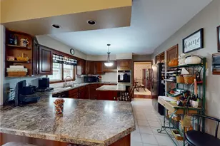 126 Pepperdine Dr, Elyria, OH 44035 - Photo 8