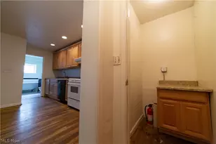 2598 W 10th St, Loveland, OH 44113 - Photo 10