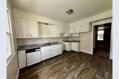 882 Redfern Avenue, Akron, OH 44314 - Photo 4