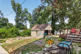 156 Woodhill Dr, Amherst, OH 44001 - Photo 10