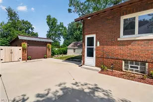 156 Woodhill Dr, Amherst, OH 44001 - Photo 6