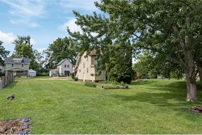 2203 5th Street NE, Canton, OH 44704 - Photo 32