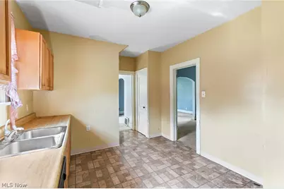 2203 5th Street NE, Canton, OH 44704 - Photo 14