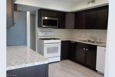 1115 Canyon View Road #604, Northfield, OH 44067 - Photo 2