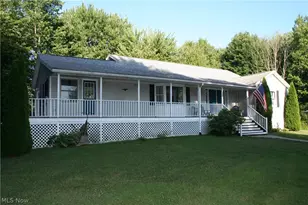 1696 Concord Ct, Roaming Shores, OH 44084 - Photo 2