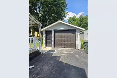 2311 Maple Avenue NE, Canton, OH 44714 - Photo 2