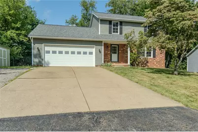 203 Albany Drive NW, Canton, OH 44708 - Photo 4